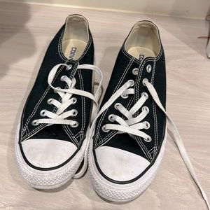 Converse size 7 men and woman 9